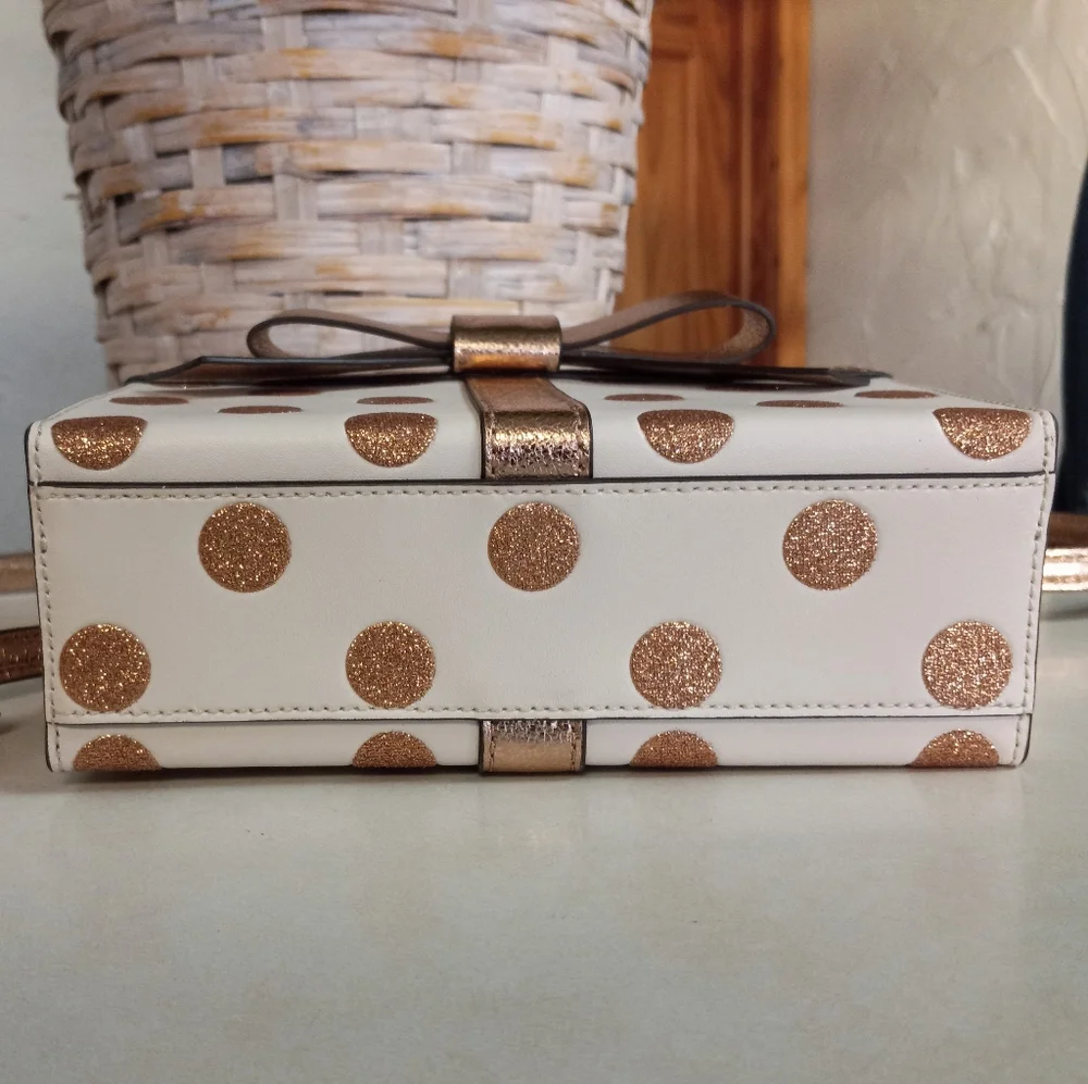 Kate Spade New York Crossbody Bag, Wrapping Party Gift Box. Parchment & Gold